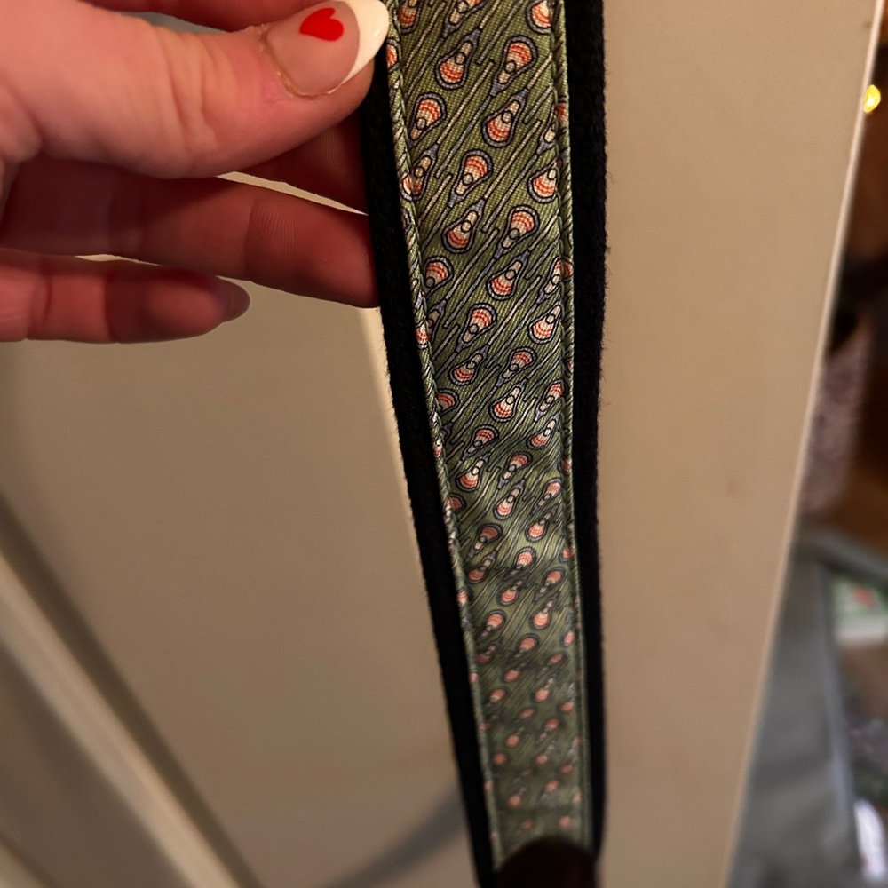 VINEYARD VINES BELT size 44 only worn 2x